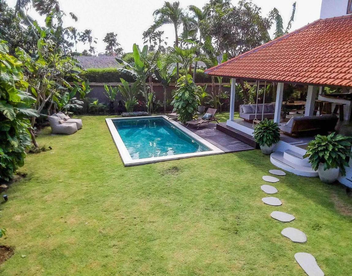 Villa Santai, Huge Garden Seminyak Square Kültér fotó